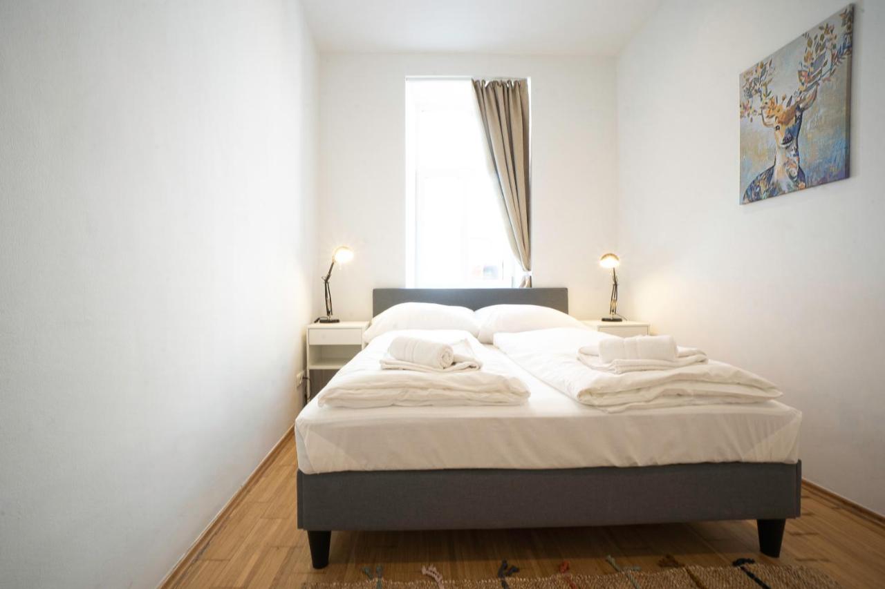 Chic Newly-renovated Steps From Subway In Vienna's Hernals District Appartement *