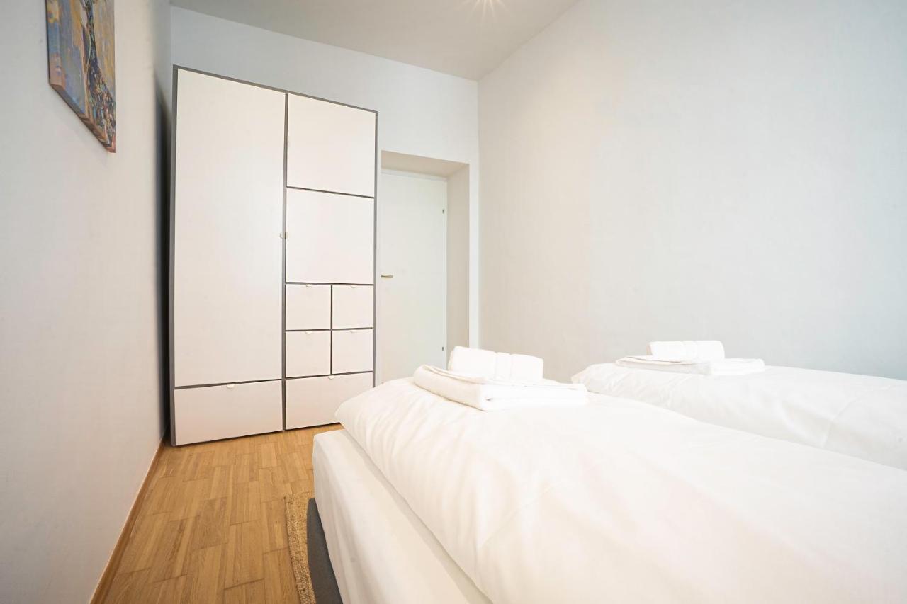 Chic Newly-renovated Steps From Subway In Vienna's Hernals District Appartement